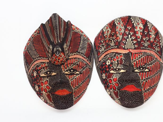 Topeng Batik Kayu